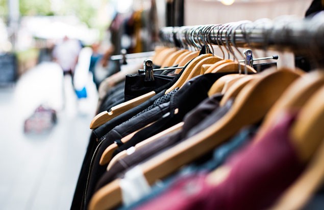 Vintage Shop 'past' verdienmodel voor kledingbank Rotterdam