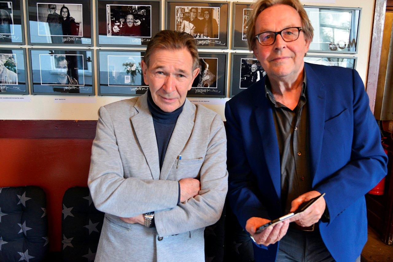  Rob de Moes tijdens de opening: ‘Wat topfotograaf Robert Frank is voor de Verenigde Staten is Wim de Boek voor Rotterdam’. Foto's: Rinus Vuik