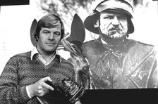 Ook maakte Paul Stolk de 'Foto van het Jaar' van een politieman te paard met hevig bloedend gezicht tijdens de inhuldiging van koningin Beatrix.