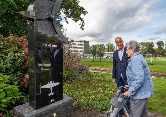 Monument voor Britse vliegers in Hoogvliet