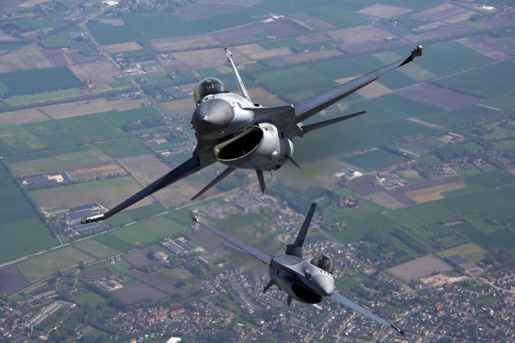 F-35 en F-16's oefenen week lang boven Noordzee