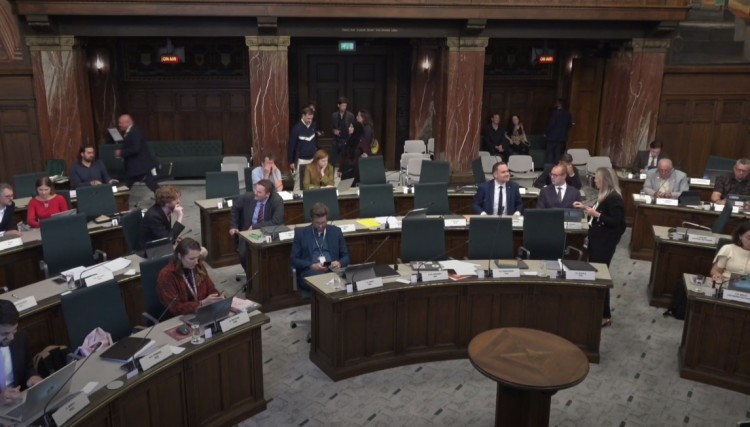 Besluiten gemeenteraadsvergadering 1 oktober 2026: Stadsbrug en de Esch; Geloof en acceptatie LHBTQ onder druk; huur en wonen