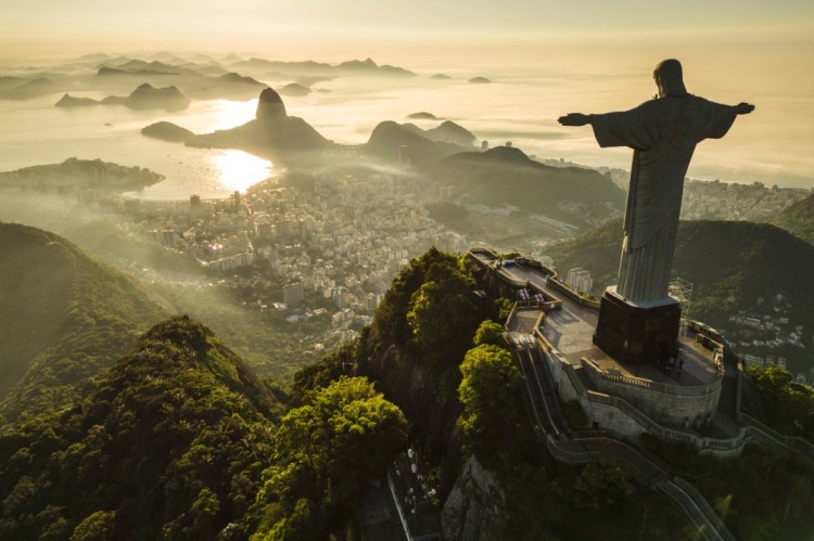 Brazilië nek aan nek race tussen linkse Lula en pro-Trump Bolsenaro