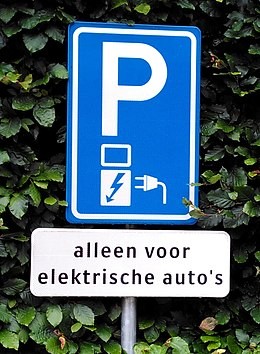 Auto opladen wordt makkelijker in Rotterdam