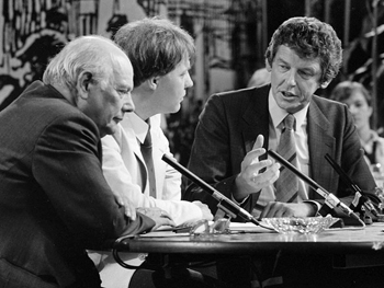 Wim Kok (l. in discussie met Joop Den Uijl r.) toen nog voorzitter van het FNV.